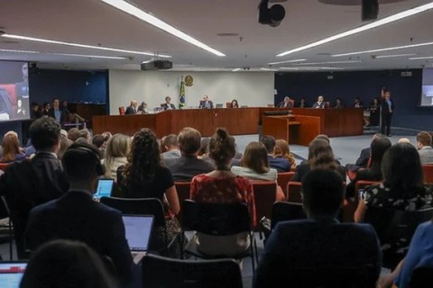 Moraes rejeita todas as preliminares das defesas e STF encerra 1º dia do julgamento do golpe