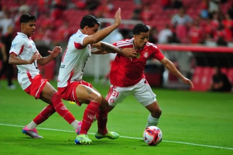 Jogadores de movimentação ganham apreço do técnico do Inter