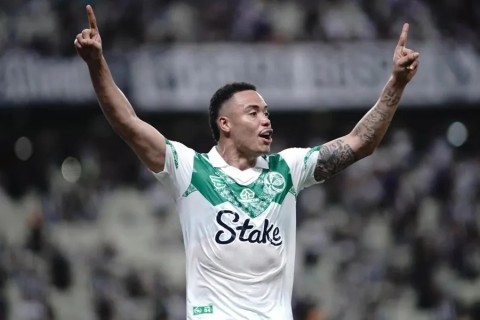 Grêmio assina pré-contrato com Mandaca, do Juventude